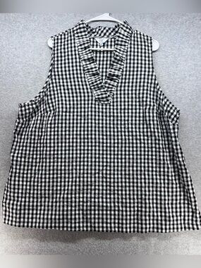 crown & ivy Black and White Gingham Ruffle V-Neck Tank